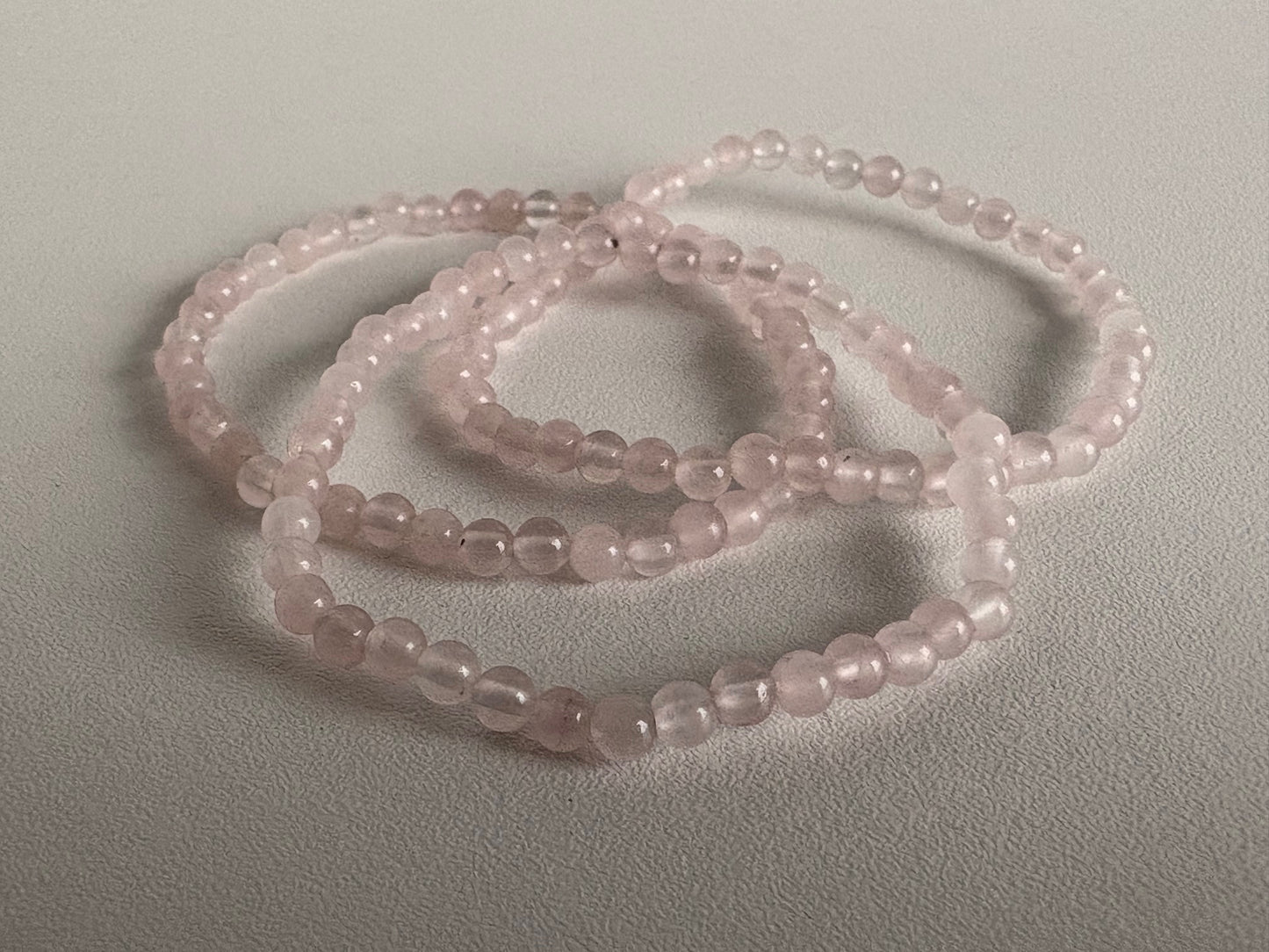 Rozenkwarts kogelarmband 4 mm kralen