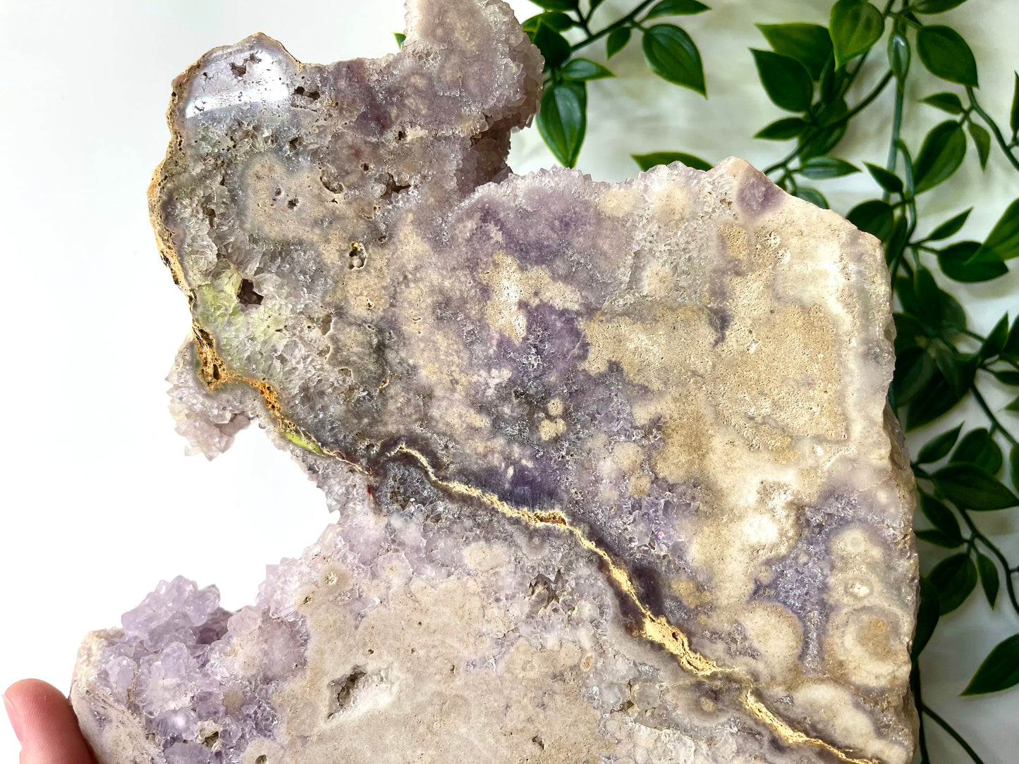 Roze amethist op standaard