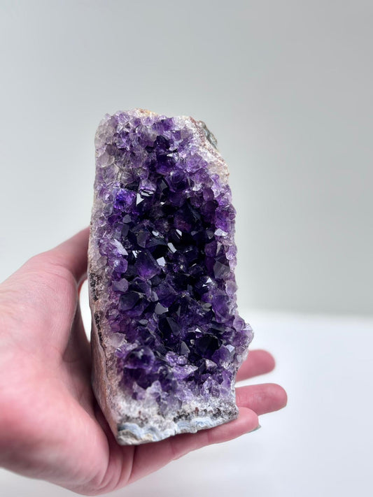 Amethist A kwaliteit cluster staand