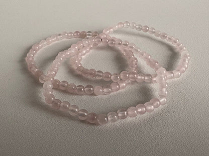 Rozenkwarts kogelarmband 4 mm kralen