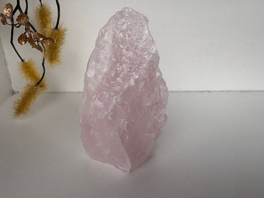 Rozenkwarts sculptuur