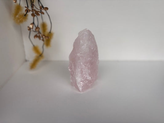 Rozenkwarts sculptuur