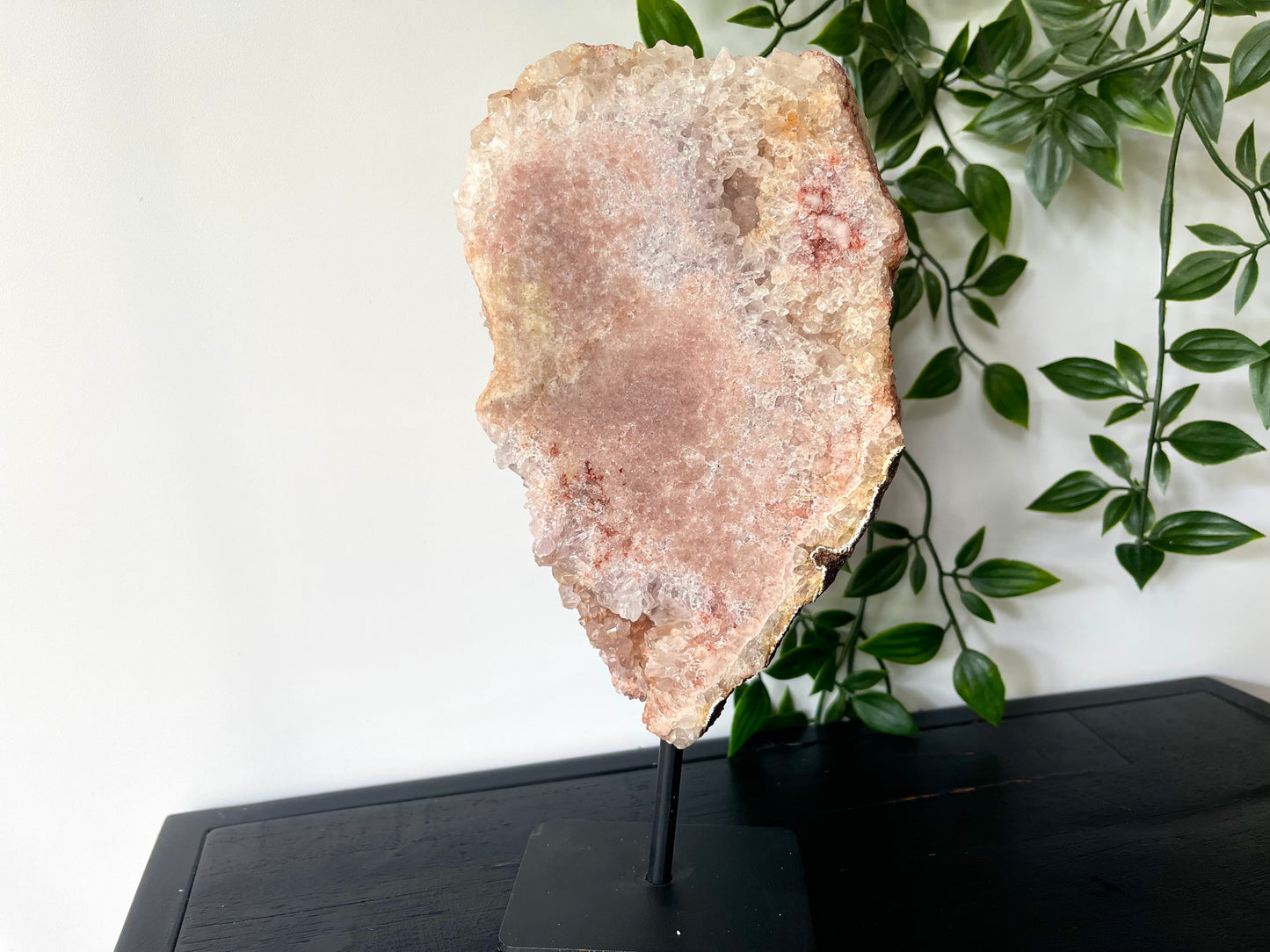 Roze amethist op standaard