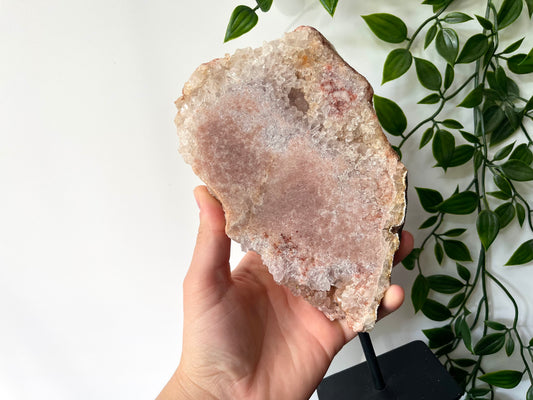 Roze amethist op standaard