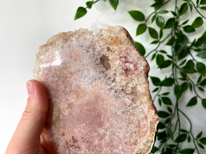 Roze amethist op standaard