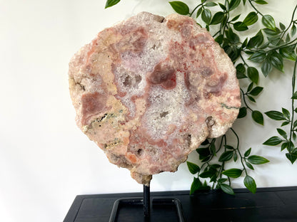 Roze amethist op standaard