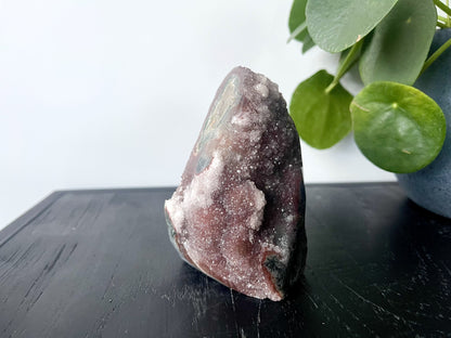 Druzy Amethist sculptuur roze groot - Kristalkriebels