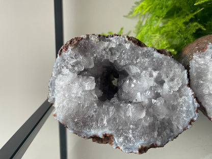 Kwarts met Geothiet geode paar