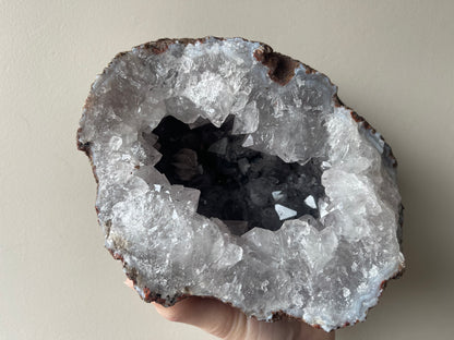 Kwarts met Geothiet geode paar