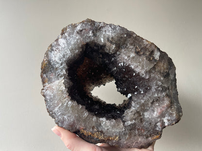 Kwarts met Geothiet geode