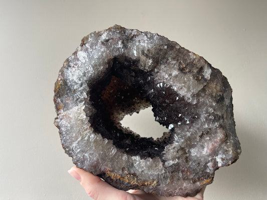 Kwarts met Geothiet geode
