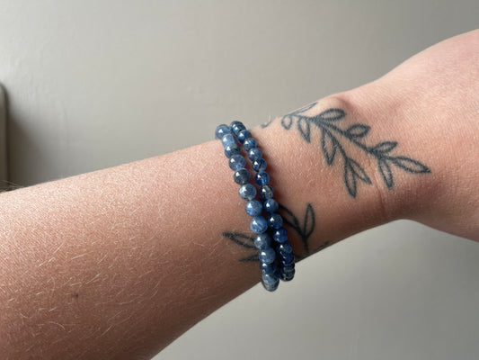 Blauwe kyaniet kogelarmband 5,5mm kralen